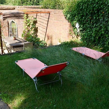 Hut64 Vila Alderbury Exterior foto