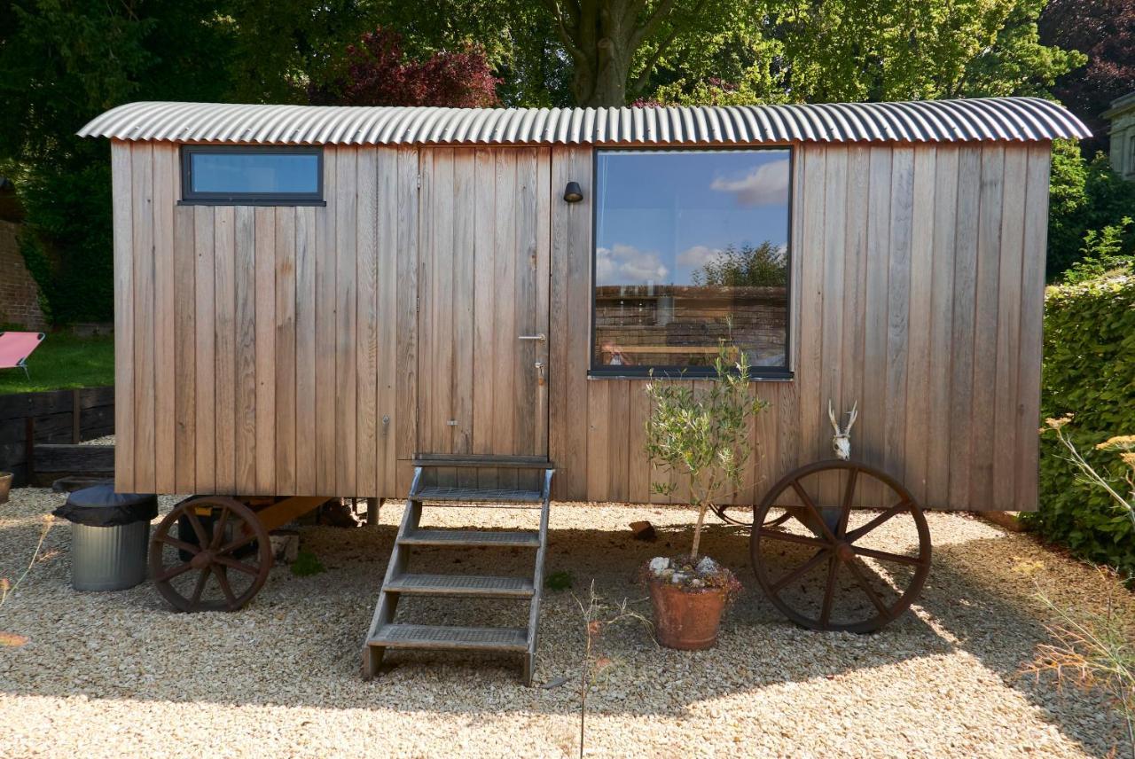 Hut64 Vila Alderbury Exterior foto