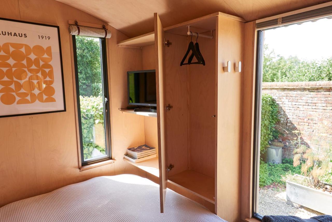 Hut64 Vila Alderbury Exterior foto